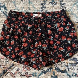 SO Women's Black and Red Floral Shorts